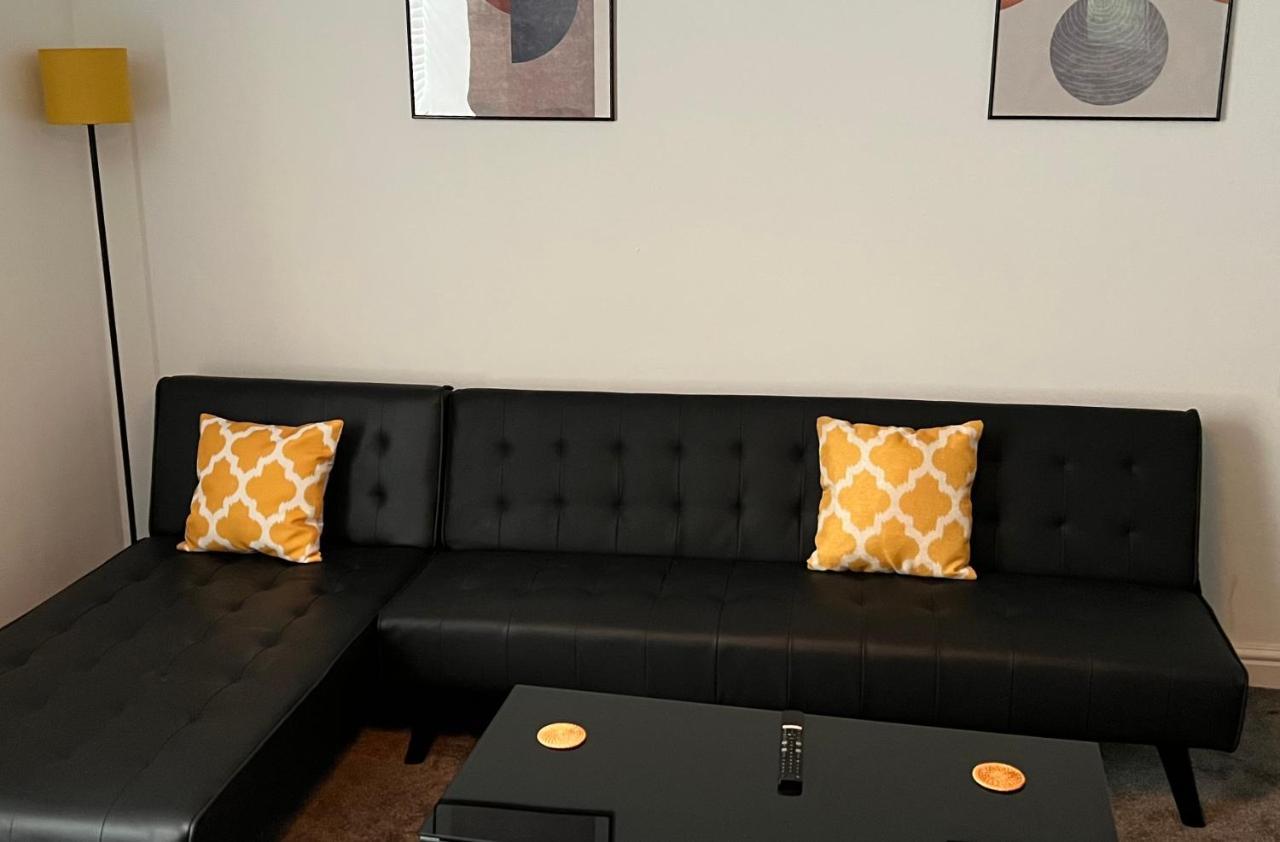Spacious Ground Floor Suite Comfortably Sleeps Up To Eight Halifax Exterior foto